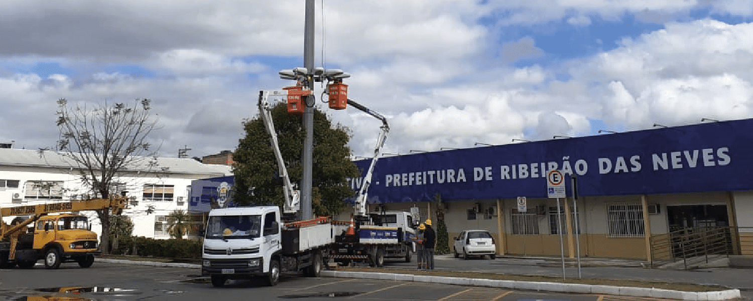 Troca De Lâmpada Dos Postes